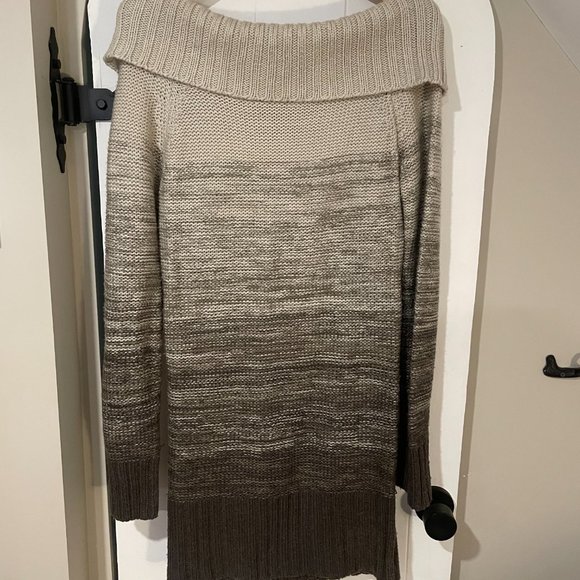 Le Chateau Women's Knit Sweater Dress Size Medium - Picture 2 of 3